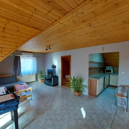 Aranykagylo Nyaralohaz * בדקסוניטומאי