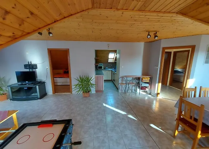 Aranykagylo Nyaralohaz *