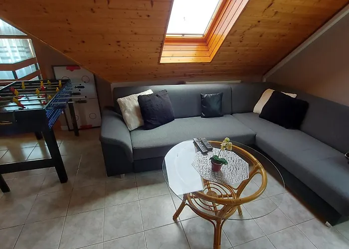 Aranykagylo Nyaralohaz *