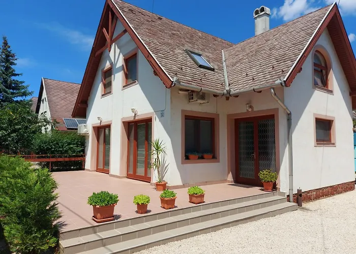 Aranykagylo Nyaralohaz *