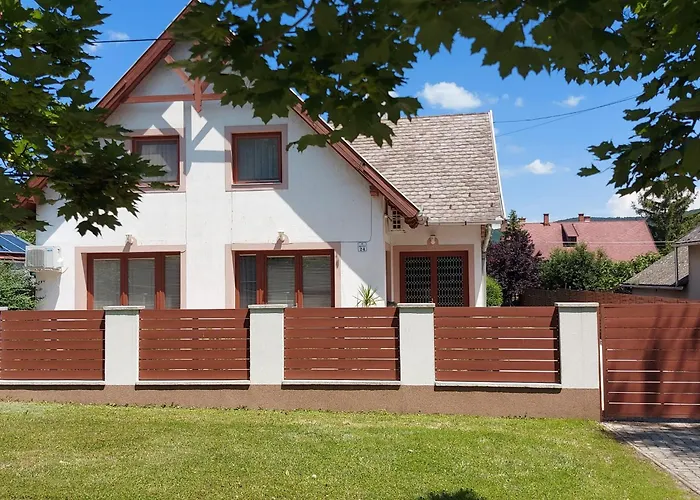 Aranykagylo Nyaralohaz * בדקסוניטומאי