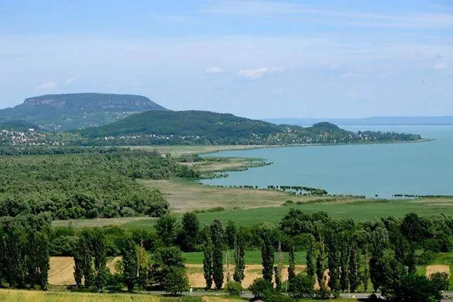 Aranykagylo Nyaralohaz *